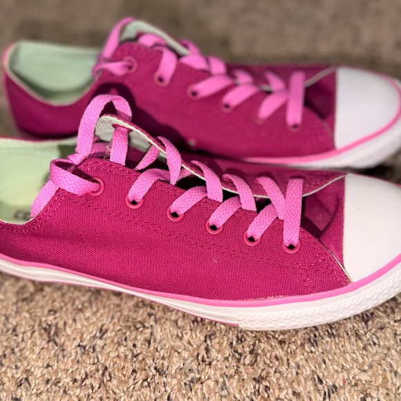Converse All Star Pink Low Top Sneakers 🩷Size 5 Youth 🩷 7 Women - Picture 3 of 10